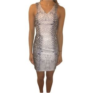 FAITH IN LOVE SWIFTY BODYCON BLUE SNAKESKIN PRINT RACERBACK SLEEVELESS DRESS 10